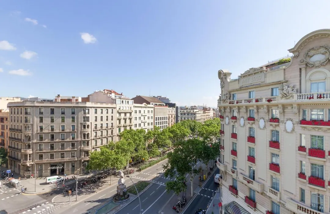Fisa Rentals Gran Via Apartments-1