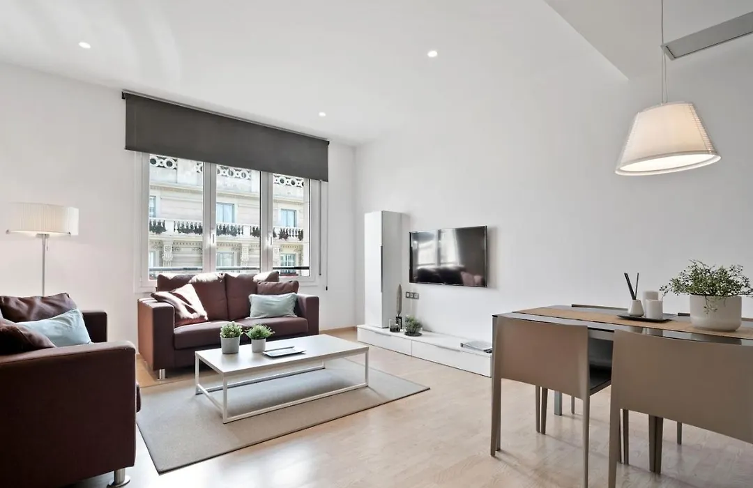 Fisa Rentals Gran Via Apartments-1