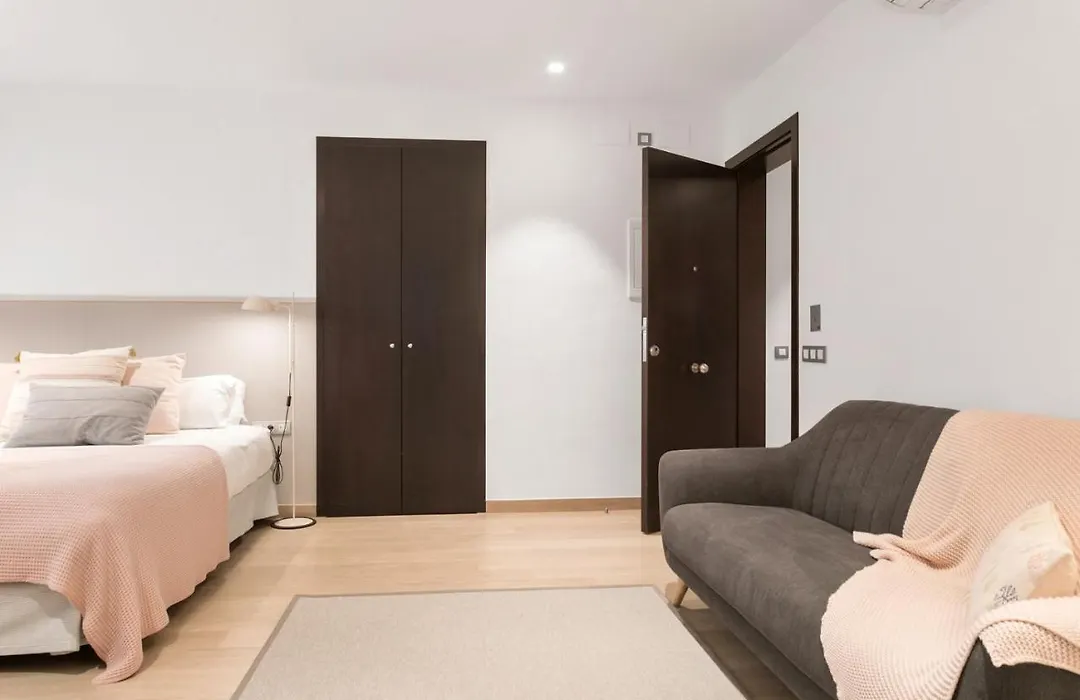 Fisa Rentals Gran Via Apartments-1