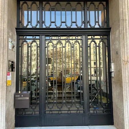 Fisa Rentals Gran Via Apartments-3